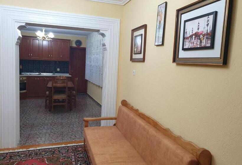 پانسیون Jordhani S House