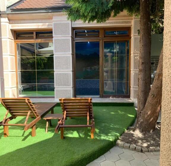 پانسیون Relax And Pool Apartments Novi Sad