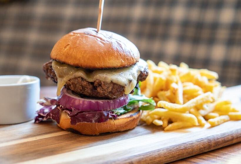 فندق صغير The White Horse Inn