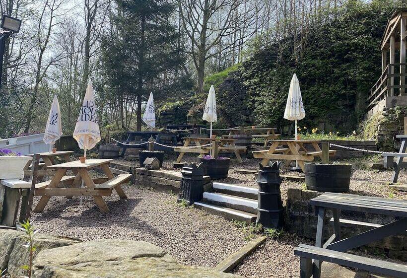 فندق صغير The White Horse Inn