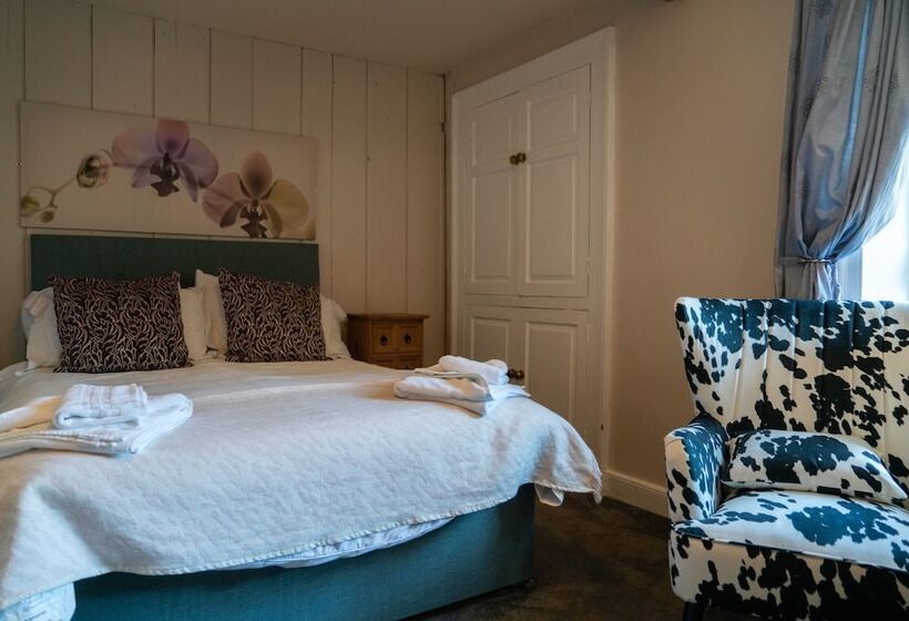 فندق صغير The White Horse Inn