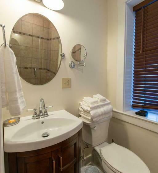 הוסטל Thomas Rose Inn