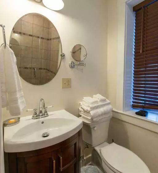 ユースホステル Thomas Rose Inn