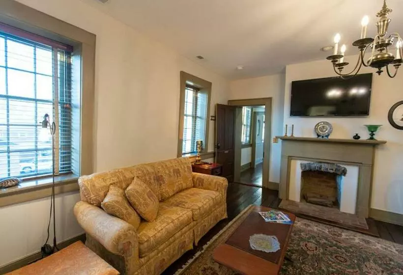 ユースホステル Thomas Rose Inn