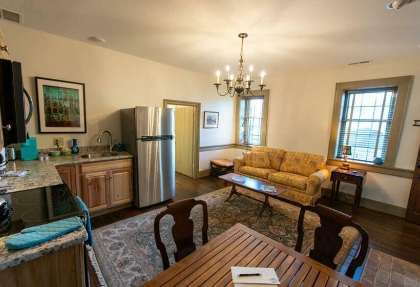 הוסטל Thomas Rose Inn