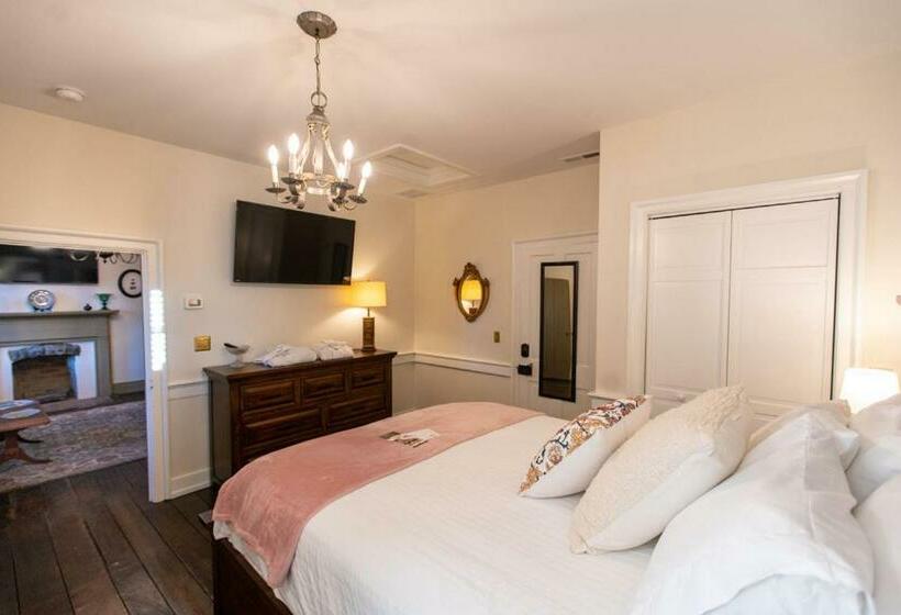 הוסטל Thomas Rose Inn