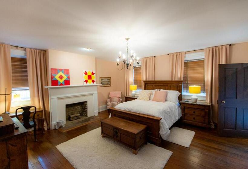 הוסטל Thomas Rose Inn