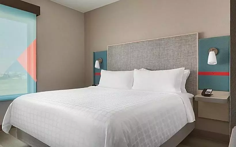 Avid Hotel Fayetteville West