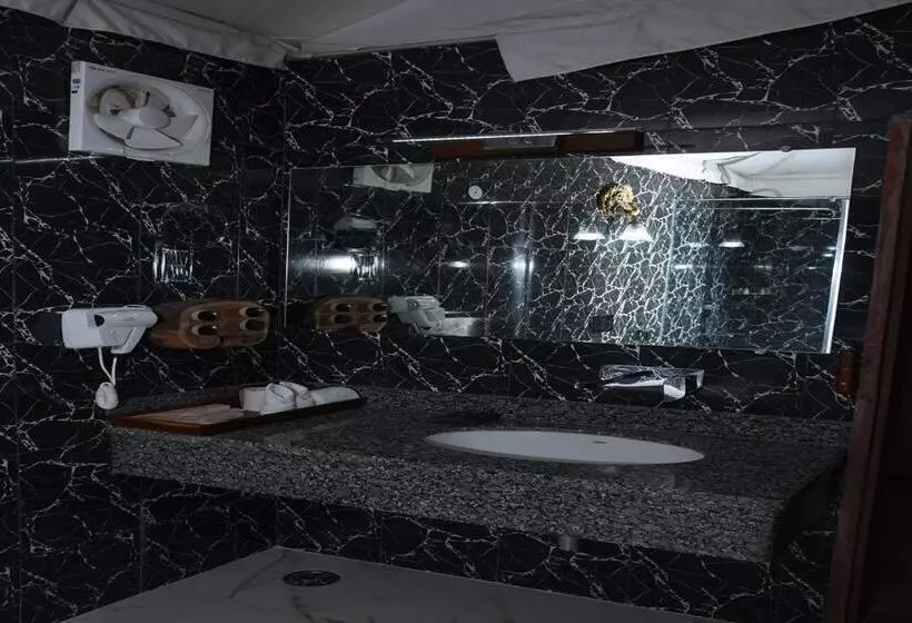 Hotelli Puratan Qila