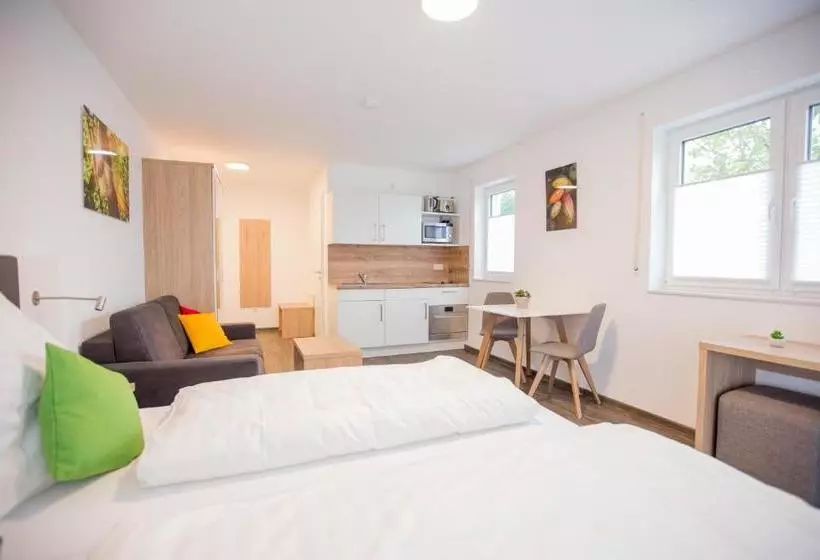 Hotelli Schoko Apartments