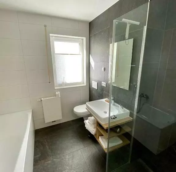 Hotelli Schoko Apartments