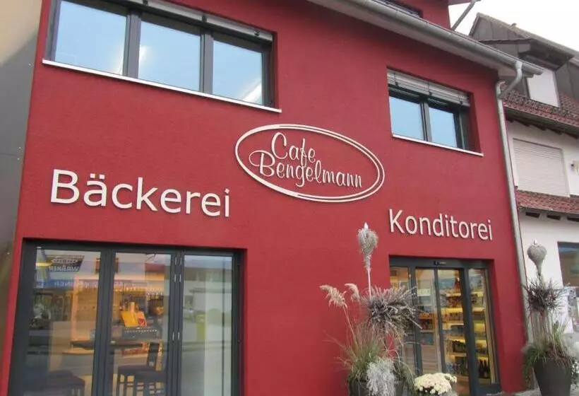 Hotelli Schoko Apartments