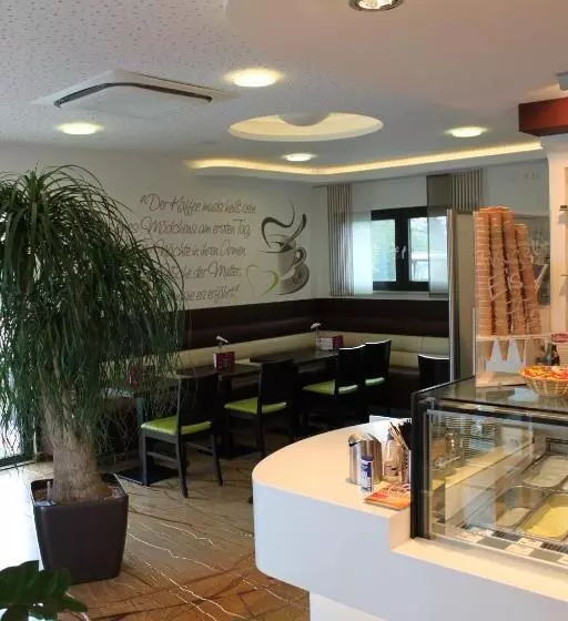 Hotelli Schoko Apartments