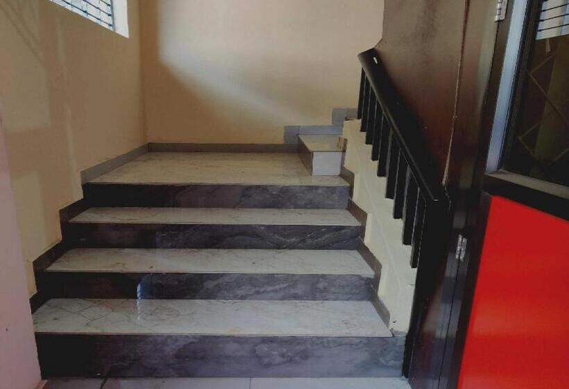 בית מלון כפרי Spot On Sana Tourist Home