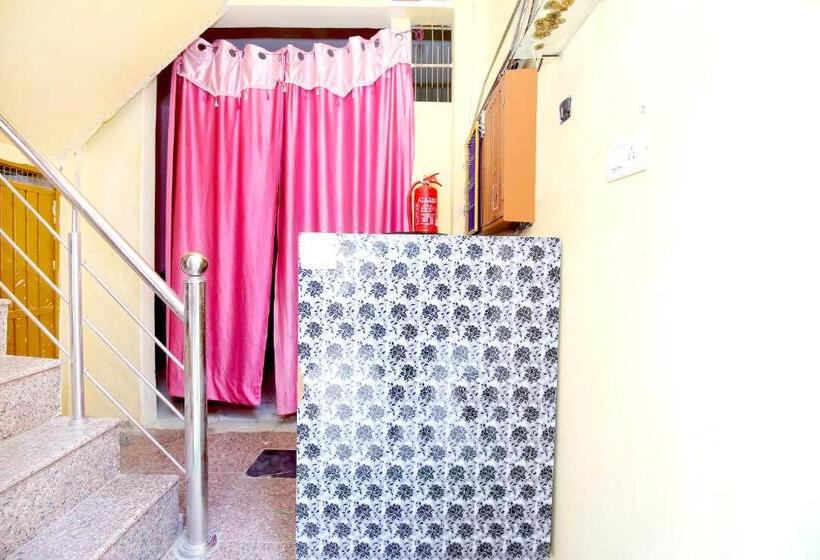 בית מלון כפרי Spot On Hc Palace