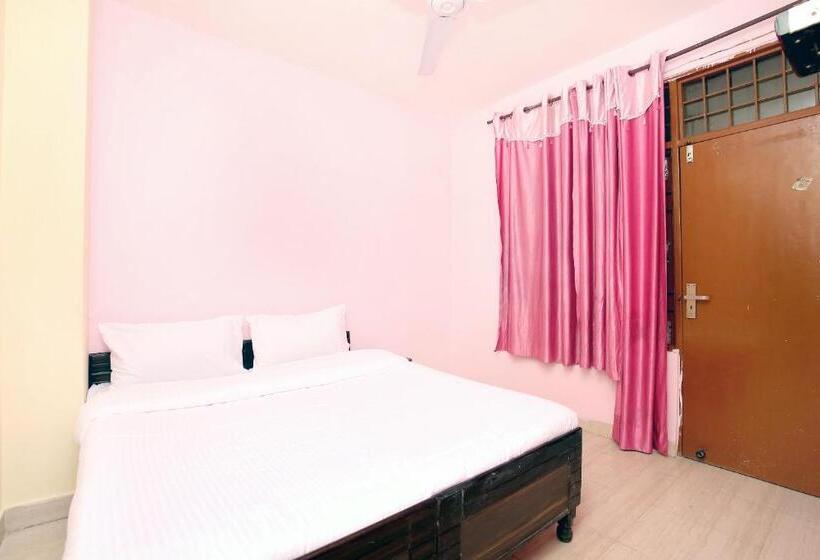 בית מלון כפרי Spot On Hc Palace