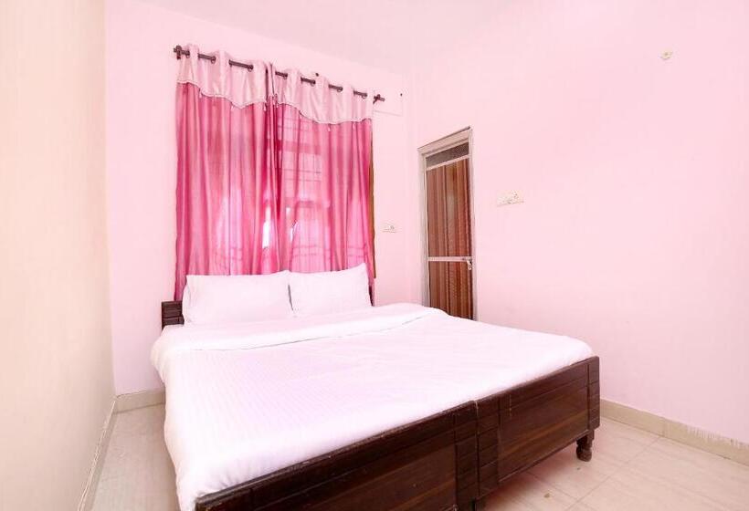 בית מלון כפרי Spot On Hc Palace