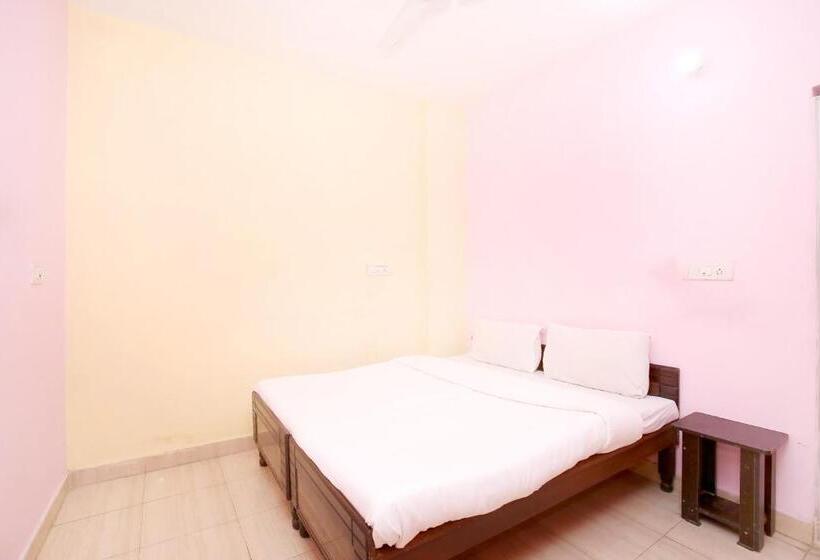 בית מלון כפרי Spot On Hc Palace