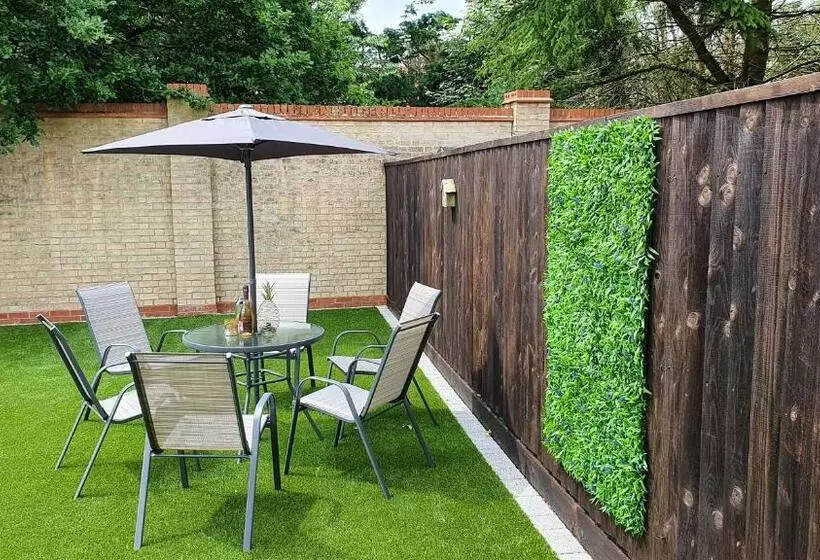 Hotelli The Adam And Eve