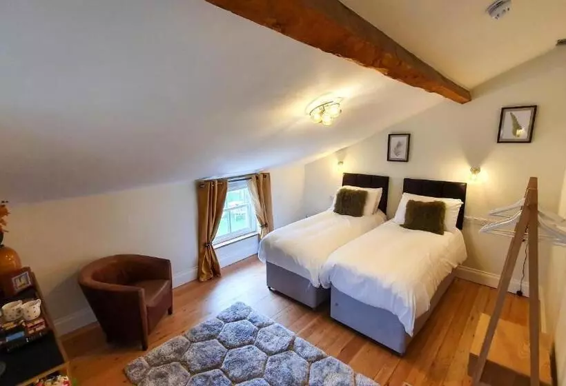 Hotelli The Adam And Eve