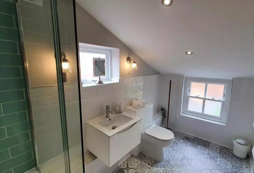 Hotelli The Adam And Eve