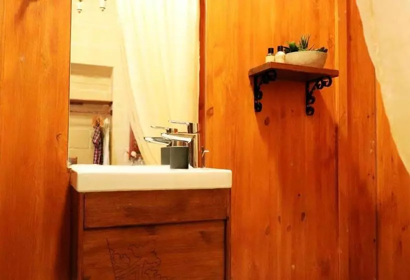 Il Bàrraġ Farmhouse B&b   Gozo Traditional Hospitality