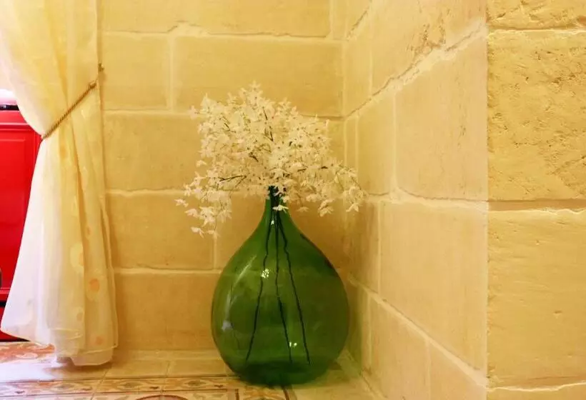 Il Bàrraġ Farmhouse B&b   Gozo Traditional Hospitality