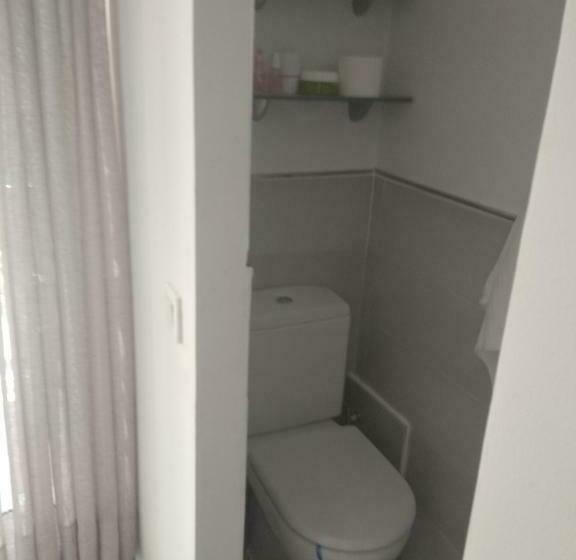 Pensió Habitación Independiente Céntrica