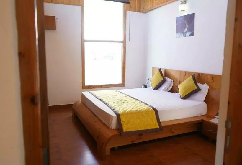 Hotelli Chail Village Retreat