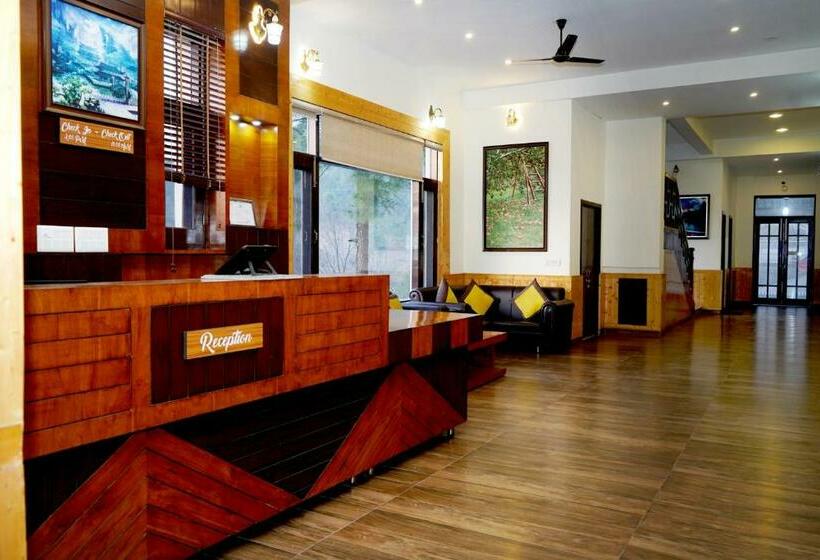 בית מלון כפרי Chail Village Retreat