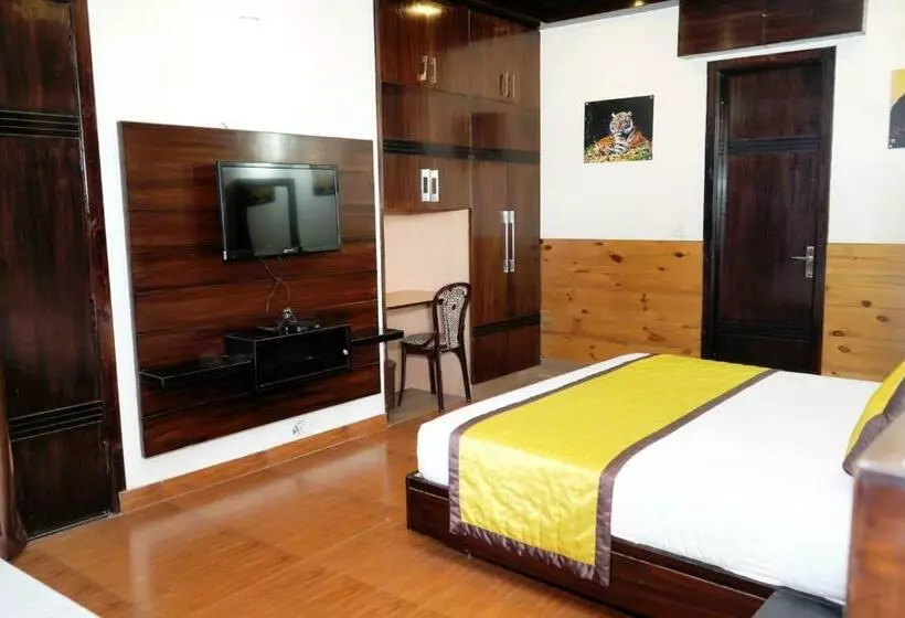 Hotelli Chail Village Retreat