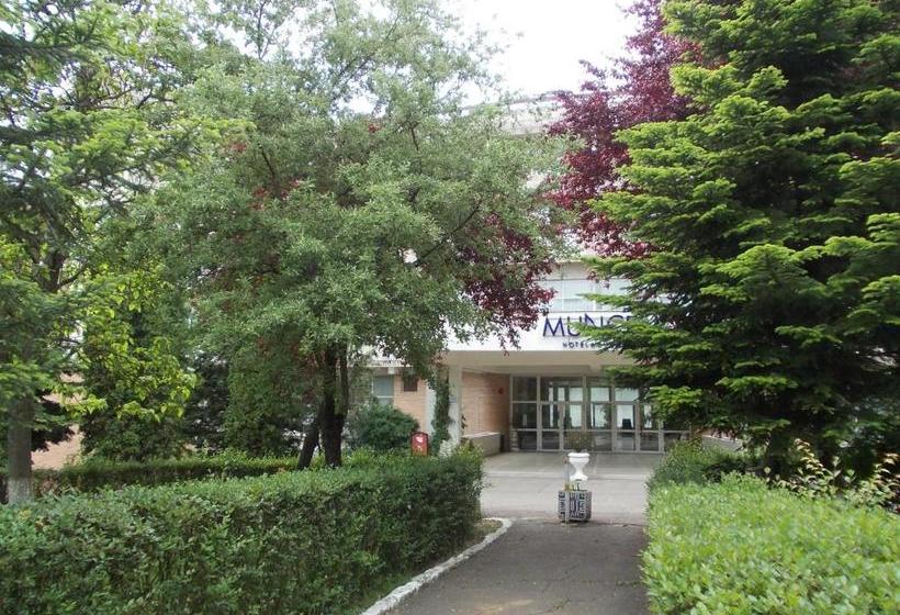 هتل Muncel Băile Felix