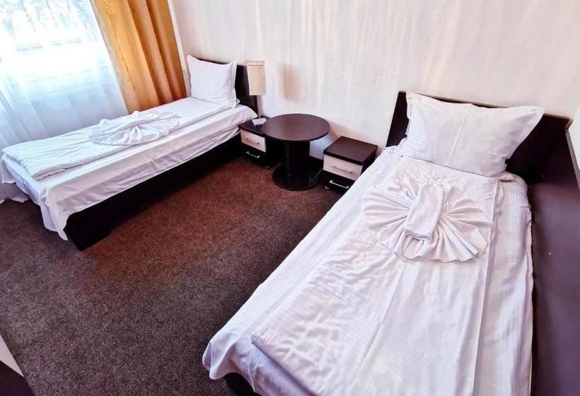 هتل Muncel Băile Felix