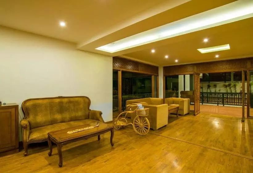 Olive Golden Ridge Resort