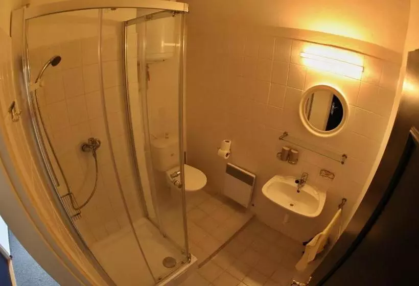 ペンション Penzion U Tesaru