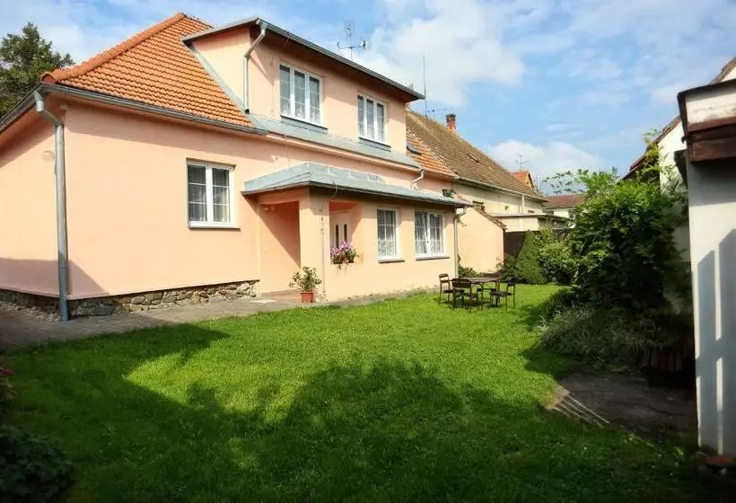 ペンション Penzion U Tesaru