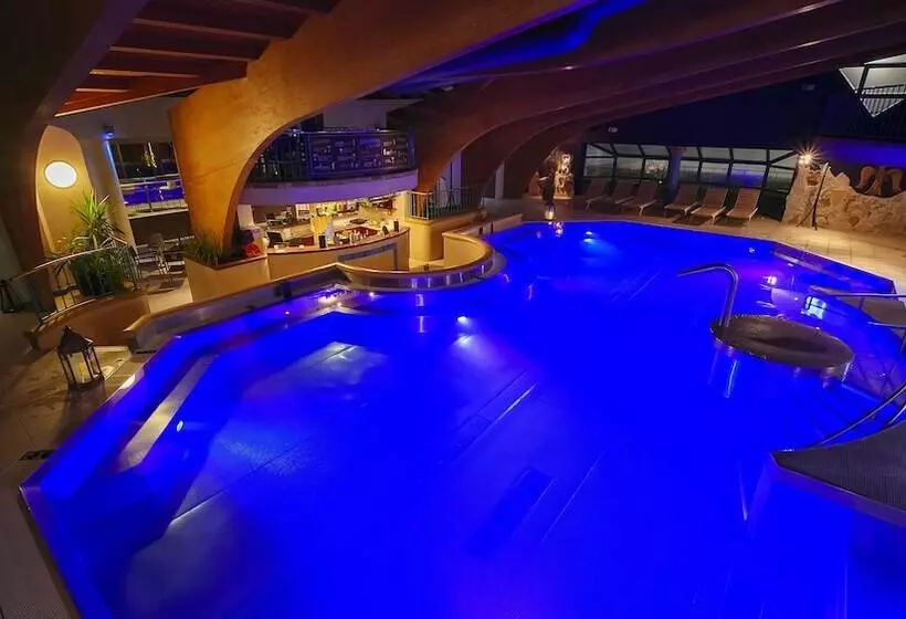 هتل Aquacity Mountain View