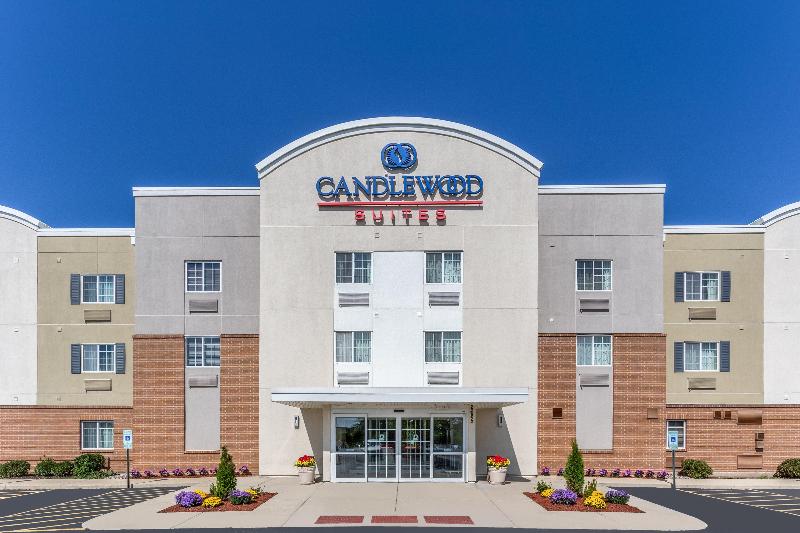 Отель Candlewood Suites Aurora Naperville, An Ihg