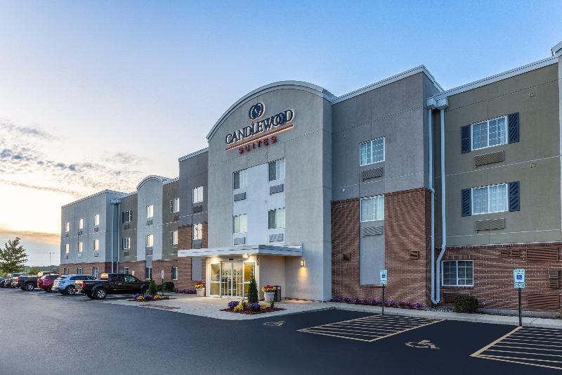 Отель Candlewood Suites Aurora Naperville, An Ihg