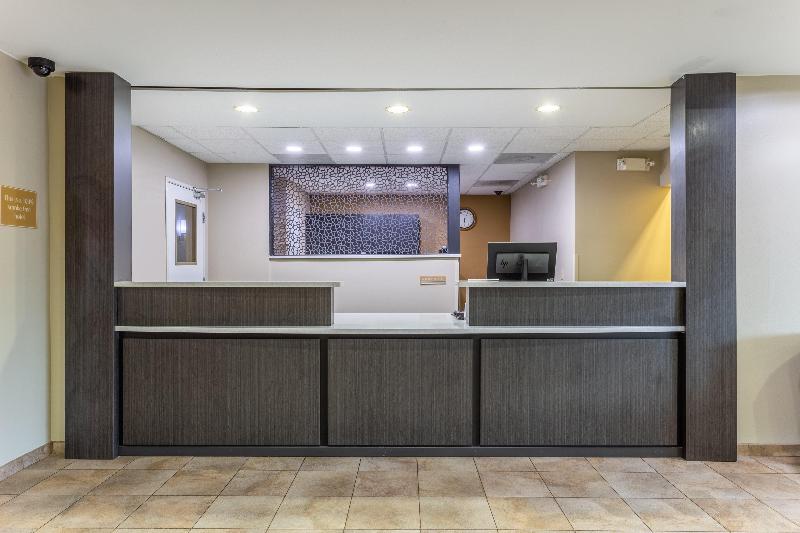 Отель Candlewood Suites Aurora Naperville, An Ihg