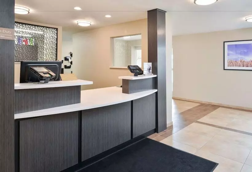 Отель Candlewood Suites Beaumont, An Ihg