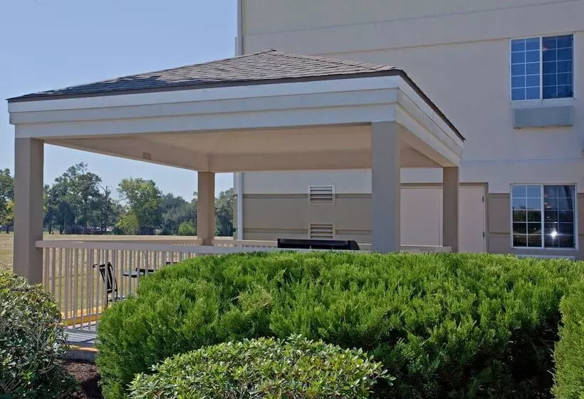 Отель Candlewood Suites Beaumont, An Ihg