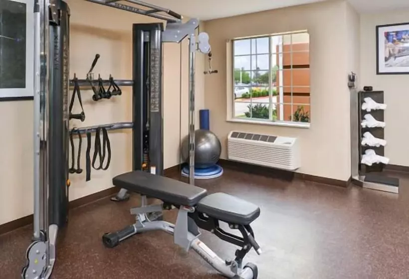 Отель Candlewood Suites Beaumont, An Ihg