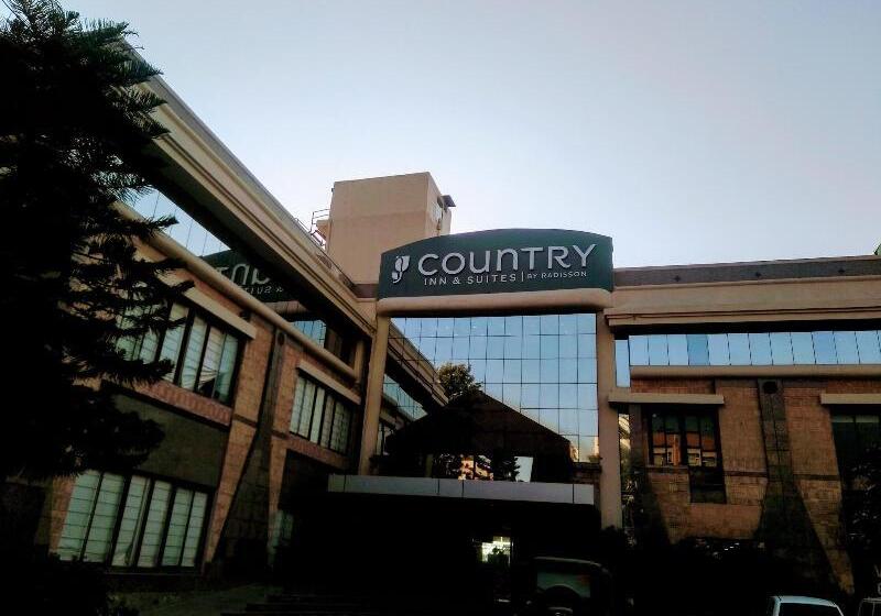 בית מלון כפרי Country Inn & Suites By Radisson Jammu