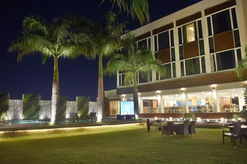 Hotel Country Inn & Suites By Radisson Jammu