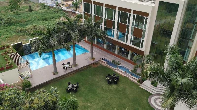 בית מלון כפרי Country Inn & Suites By Radisson Jammu