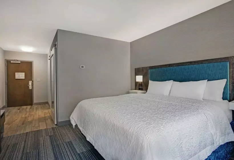 فندق Hampton Inn Westfield