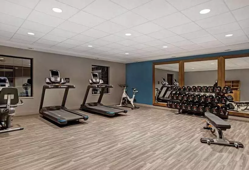 فندق Hampton Inn Westfield