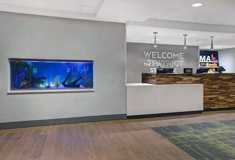 فندق Hampton Inn Westfield