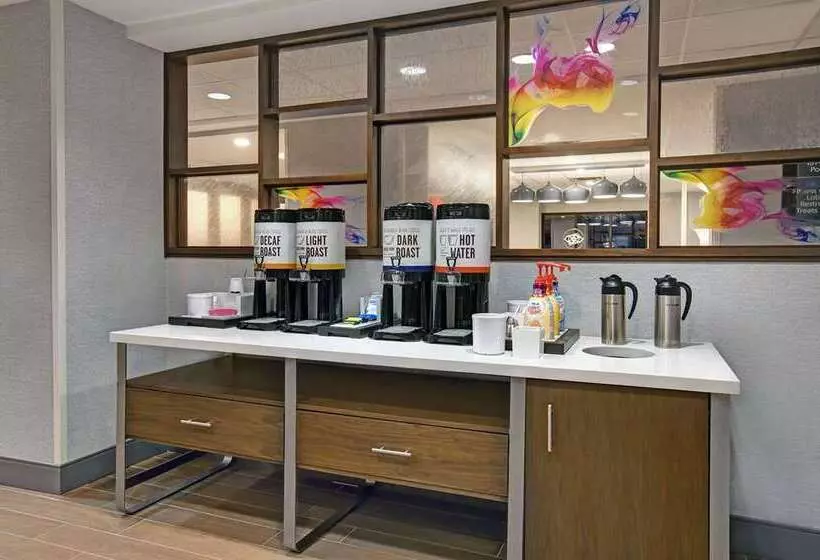 فندق Hampton Inn Westfield